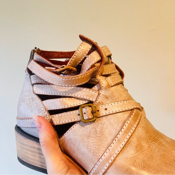 Freebird by Steven Blonde Stair Boot 7 - Picture 3 of 11